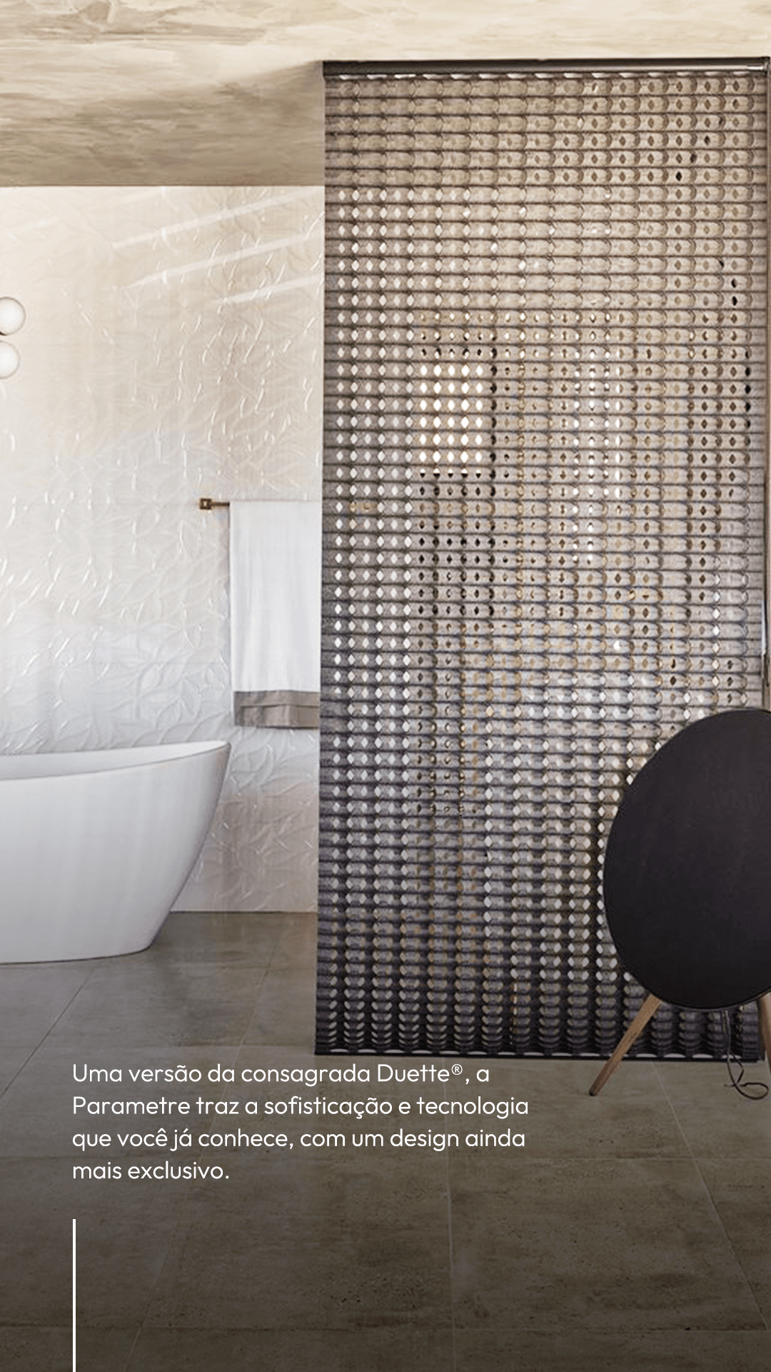 Parametre Hunter Douglas — ambiente interno com cobertura inclinada e conforto térmico