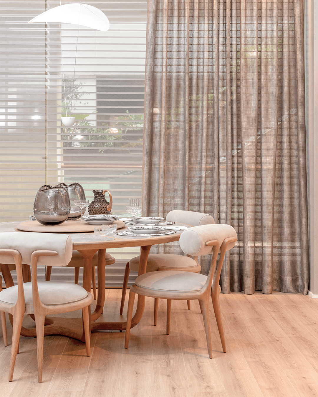 Silhouette Hunter Douglas — véus translúcidos com vista preservada para o exterior